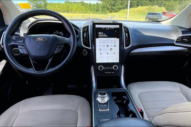 2022 Ford Edge SE - Photo 7