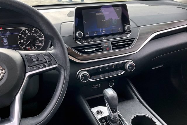 2025 Nissan Altima SV - Photo 9