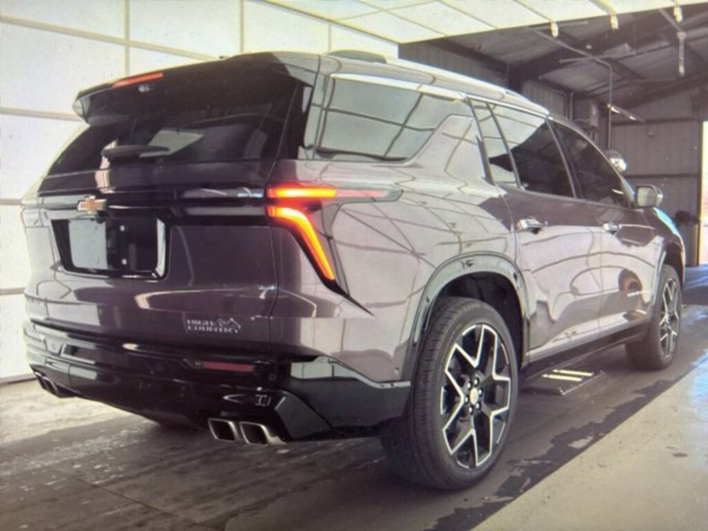 Used 2025 Chevrolet Traverse High Country SUV