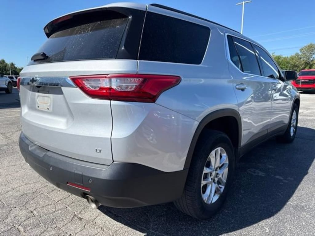 Used 2021 Chevrolet Traverse LT Cloth SUV