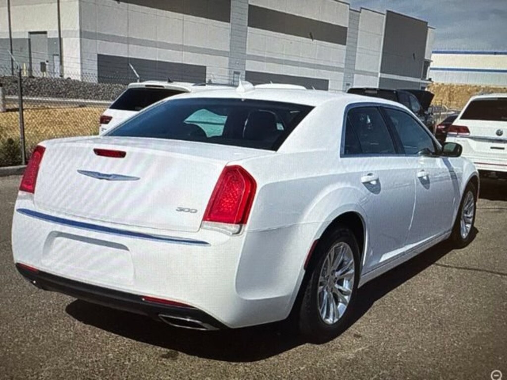 Used 2018 Chrysler 300 Touring L