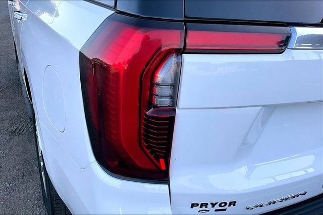 2025 GMC Yukon Denali - Photo 23