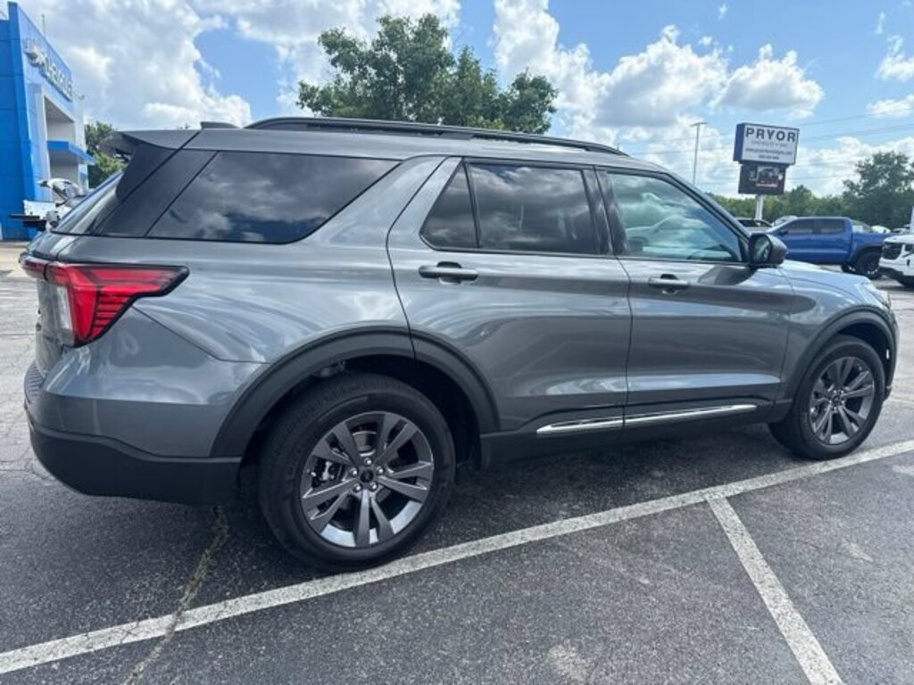 Used 2025 Ford Explorer Active
