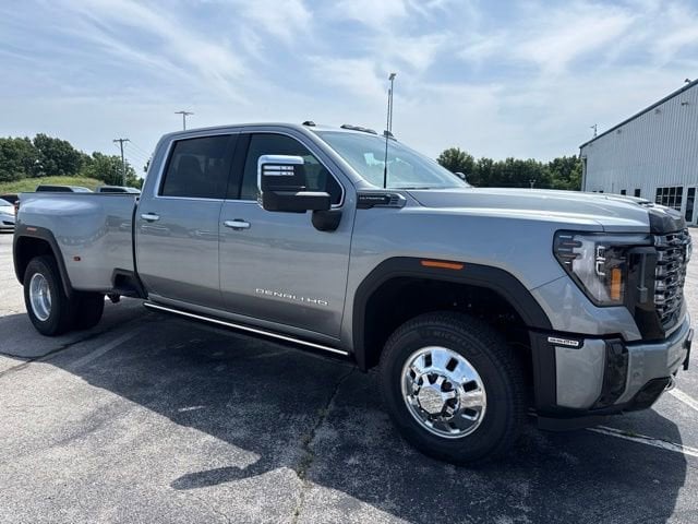 2026 GMC Sierra 4WD Crew Cab LB DRW Denali Ultimate's photo