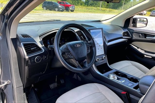 2022 Ford Edge SE - Photo 16
