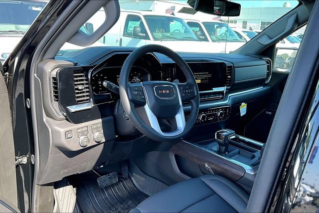 2026 GMC Sierra 1500 SLT - Photo 7