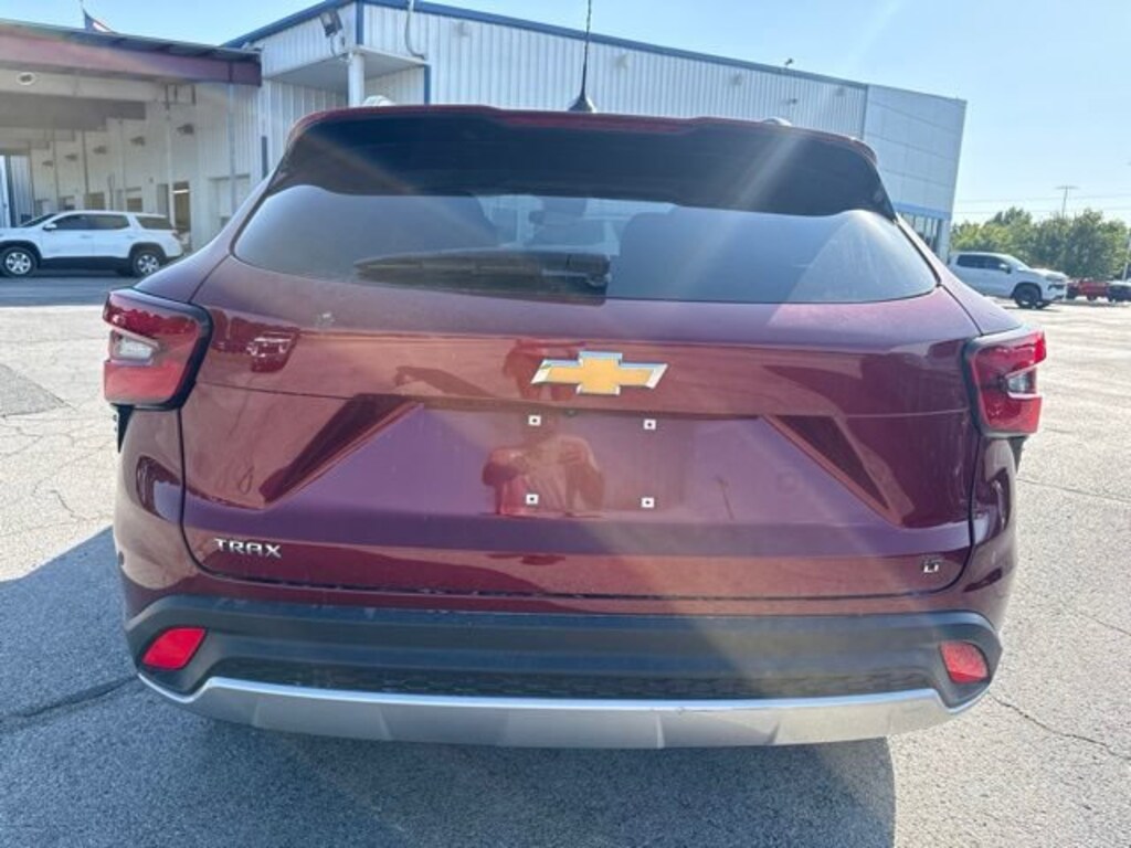 Used 2025 Chevrolet Trax LT SUV