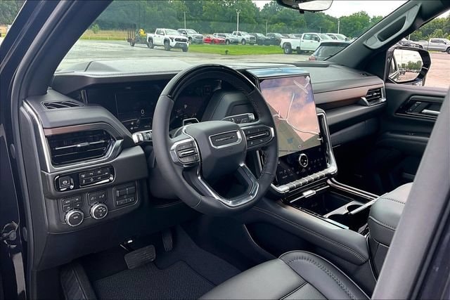 2026 GMC Yukon Denali - Photo 6
