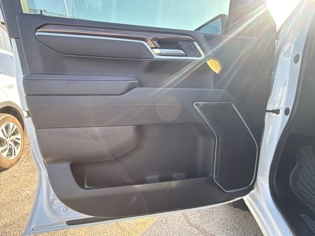 2025 Chevrolet Silverado 1500 LT - Photo 13