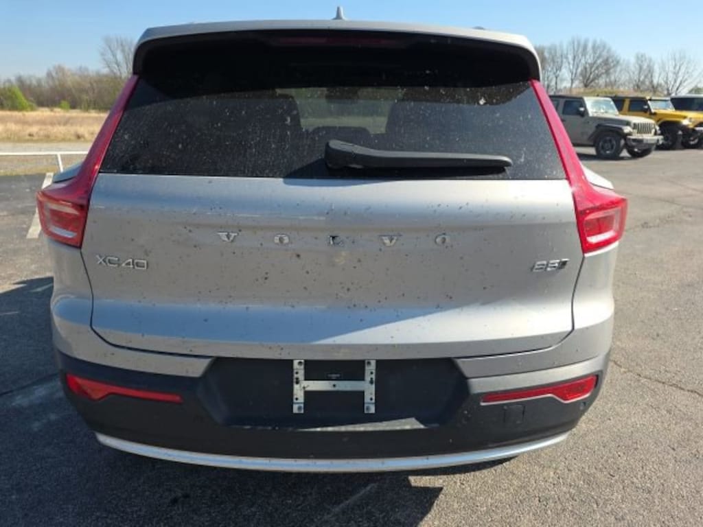 Used 2024 Volvo XC40 Core Bright Theme