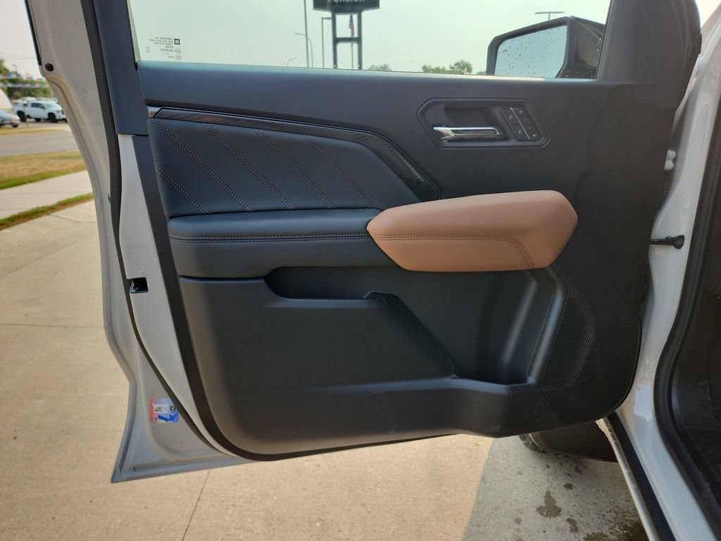 2026 GMC Canyon AT4 - Photo 12