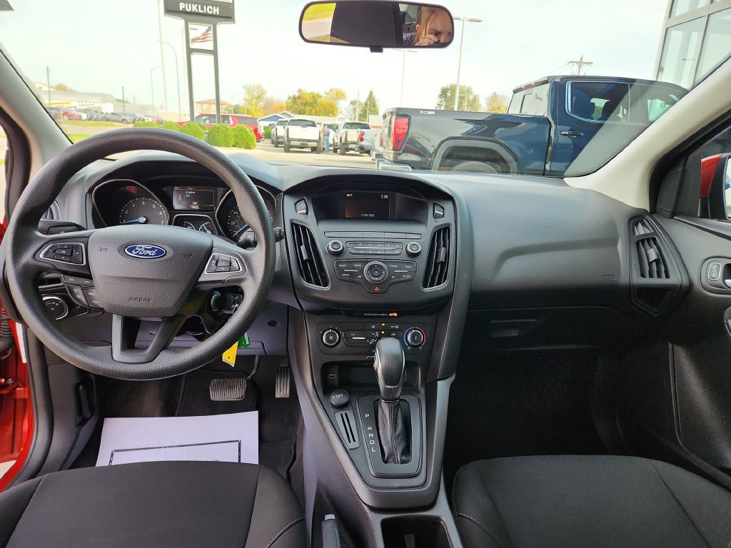 2018 Ford Focus SE - Photo 16