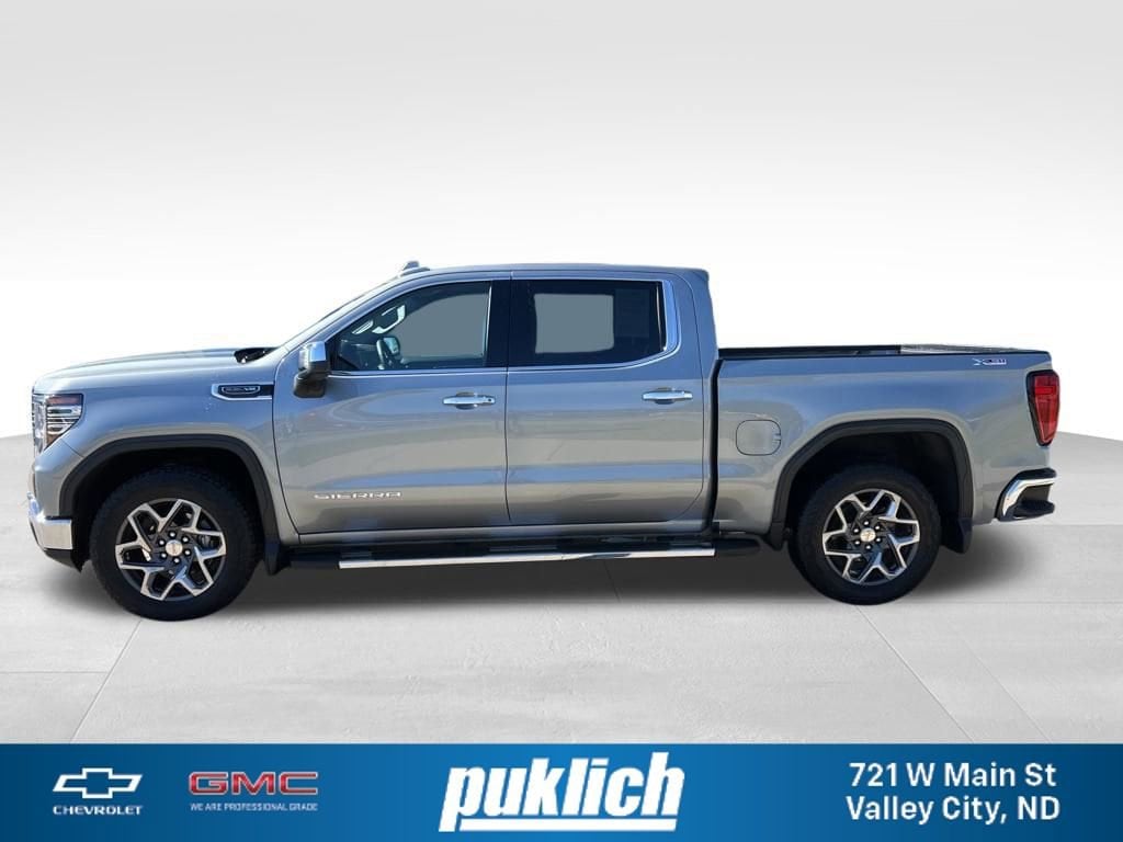 2023 GMC Sierra 4WD Crew Cab Short Box SLT's photo