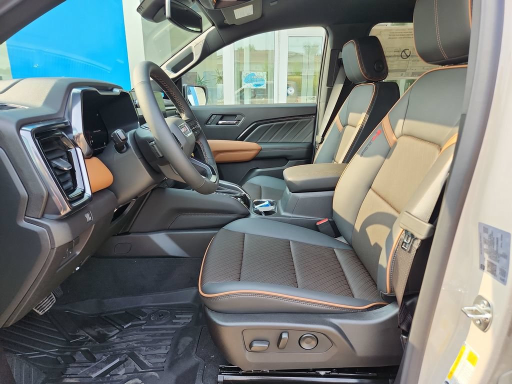 2026 GMC Canyon AT4 - Photo 11