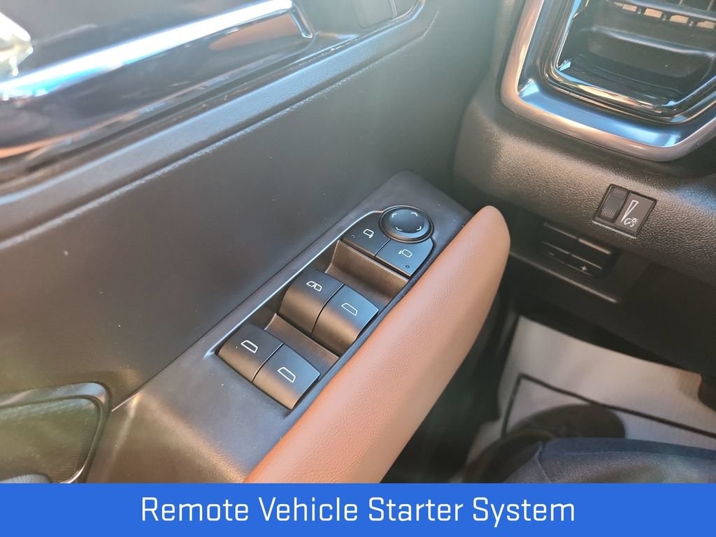 2025 GMC Canyon AT4 - Photo 16