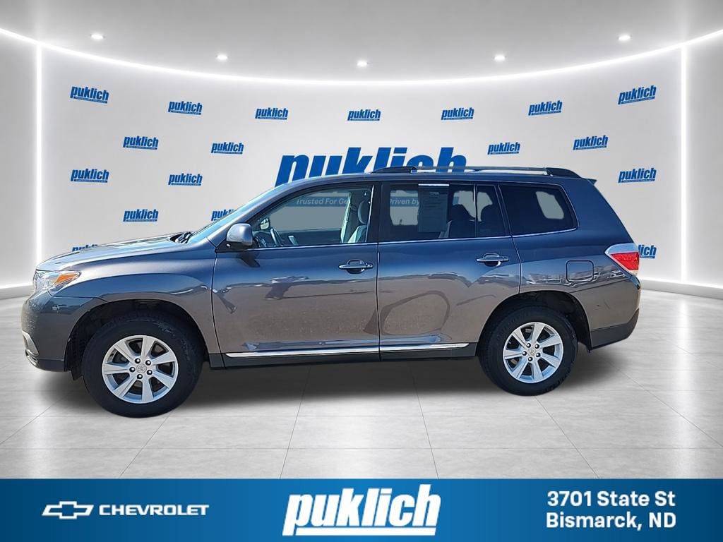 Used 2012 Toyota Highlander Base with VIN 5TDBK3EH4CS155896 for sale in Bismarck, ND