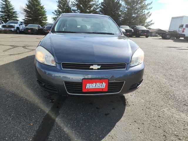 2010 Chevrolet Impala photo 2