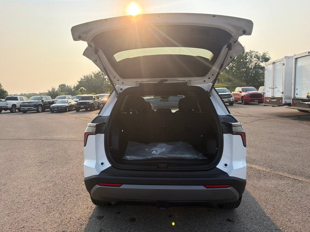 2027 Chevrolet Equinox LT - Photo 30