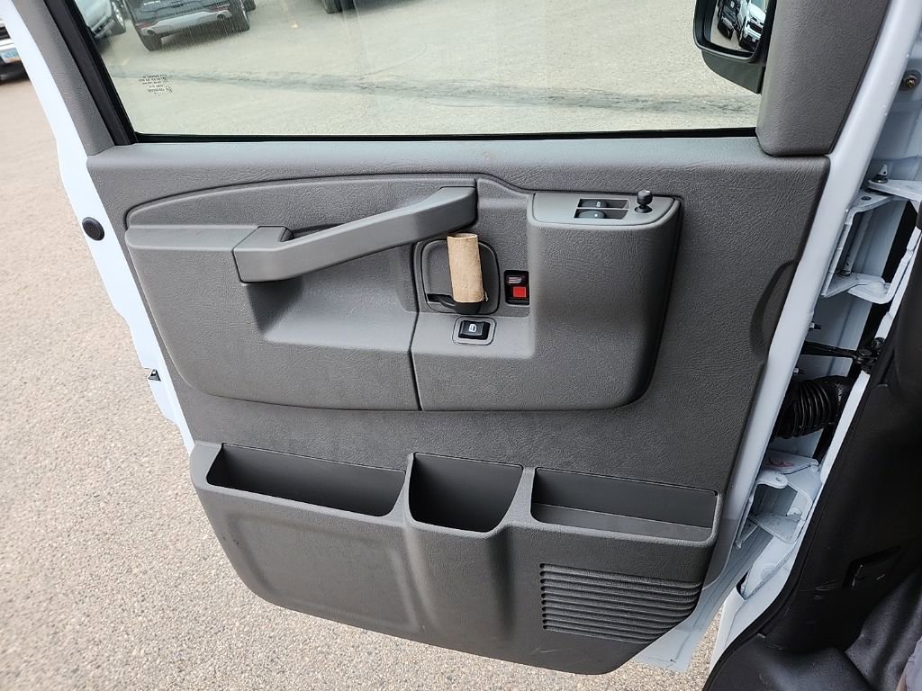 2026 Chevrolet Express Cargo Work Van - Photo 23