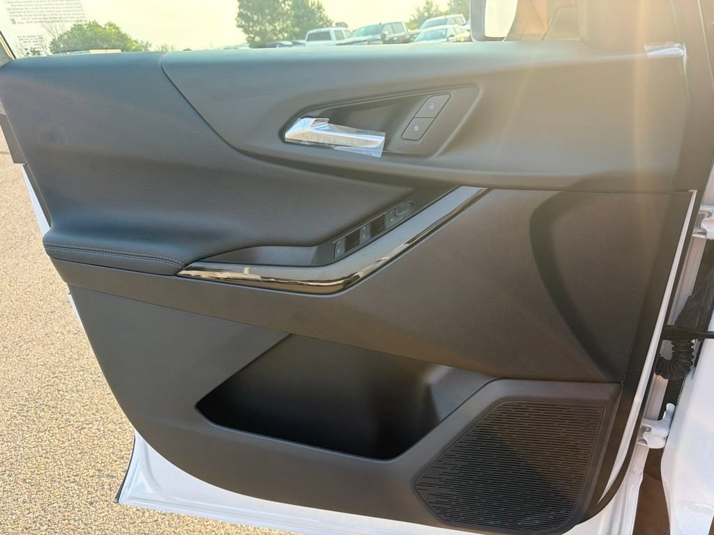 2027 Chevrolet Equinox LT - Photo 24