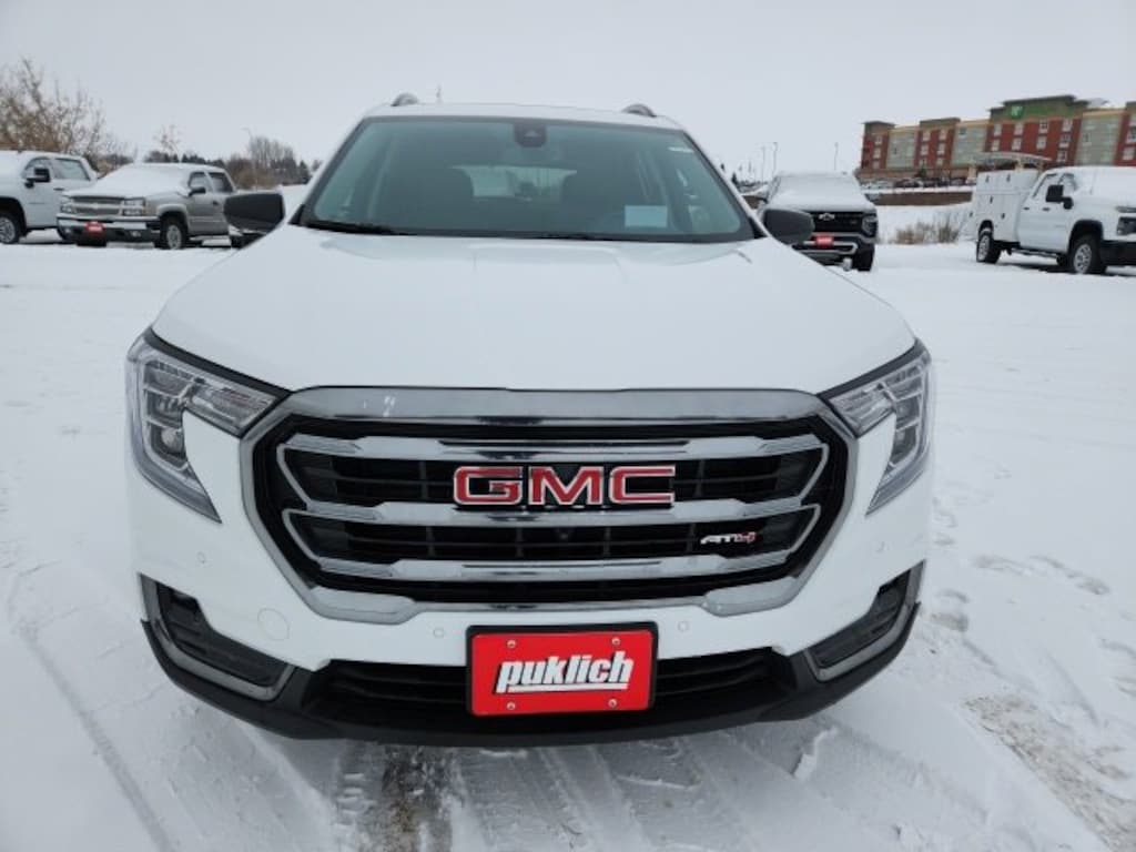 Used 2024 GMC Terrain AT4 SUV