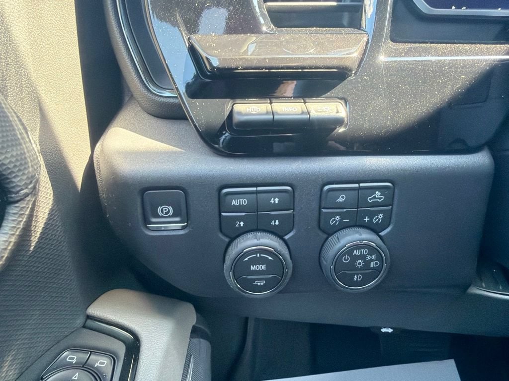 2026 Chevrolet Silverado 1500 ZR2 - Photo 16