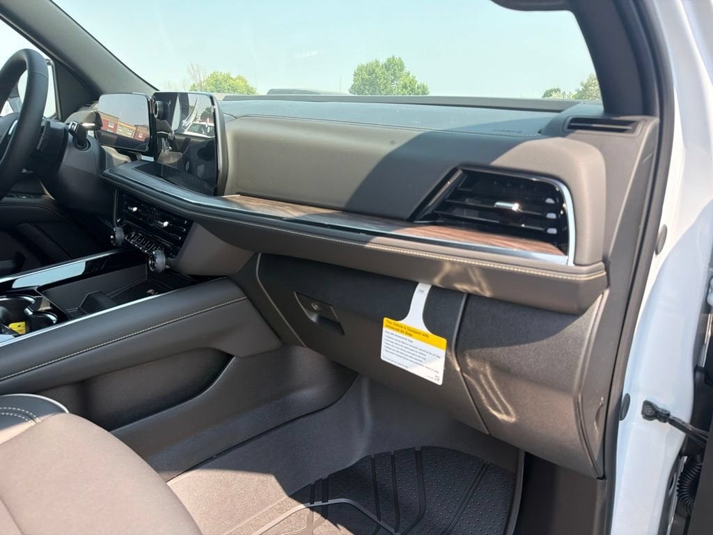 2026 Chevrolet Suburban Premier - Photo 36
