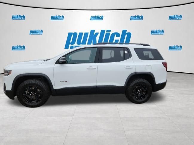 View vehicle photo 2
