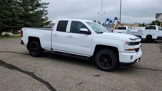 Used 2018 Chevrolet Silverado 1500 LT Z71 with VIN 1GCVKREH8JZ301051 for sale in Bismarck, ND