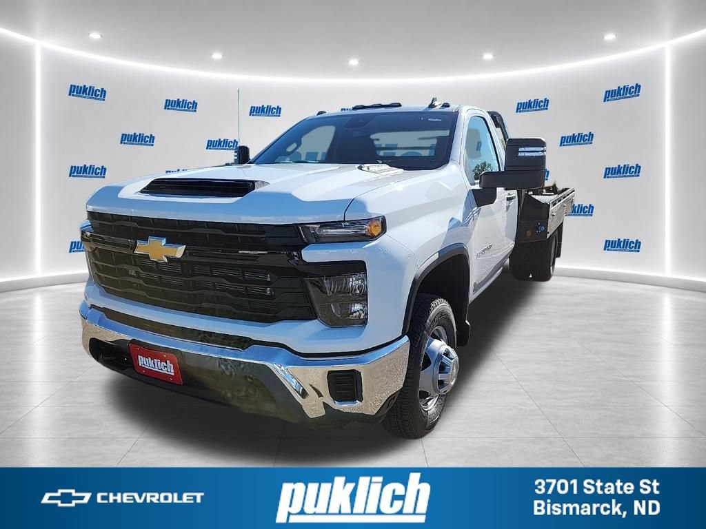 Summit White 2026 Chevrolet Silverado 3500HD Chassis Pickup Truck Four-Wheel Drive Automatic