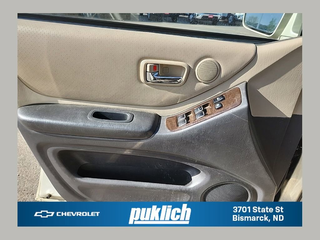 2003 Toyota Highlander's photo
