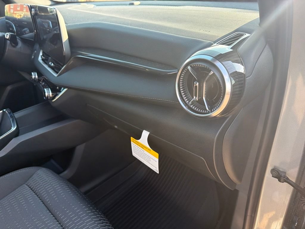 2027 Chevrolet Equinox LT - Photo 31