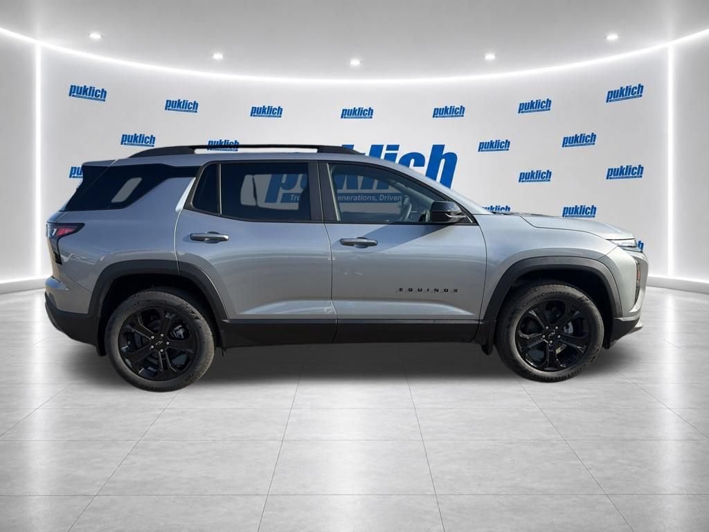 2027 Chevrolet Equinox LT - Photo 8