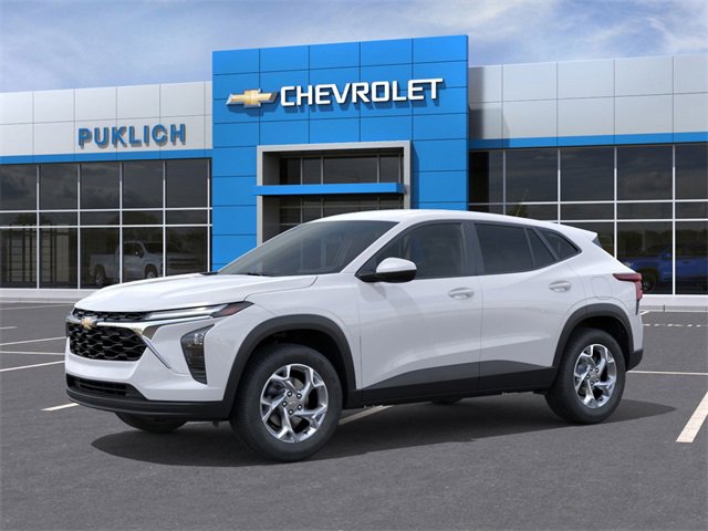 2026 Chevrolet Trax LS photo 2