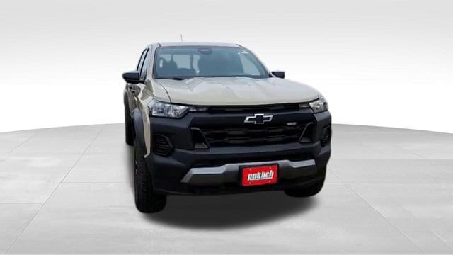 View vehicle photo 3