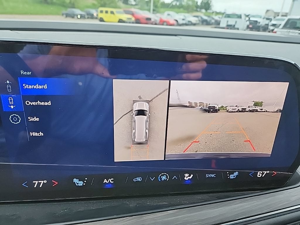 2025 Chevrolet Suburban Z71 - Photo 26