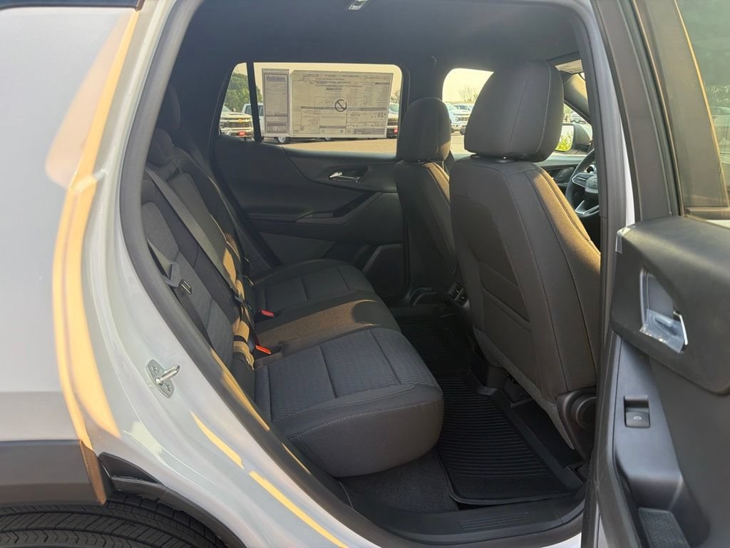 2027 Chevrolet Equinox LT - Photo 33