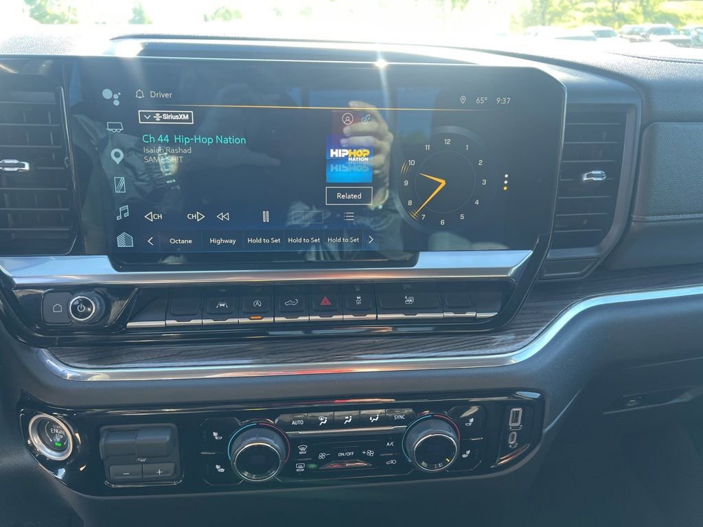 2023 Chevrolet Silverado 1500 LT - Photo 12