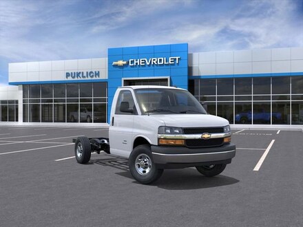 2025 Chevrolet Express Cutaway 3500 1WT Cutaway Van