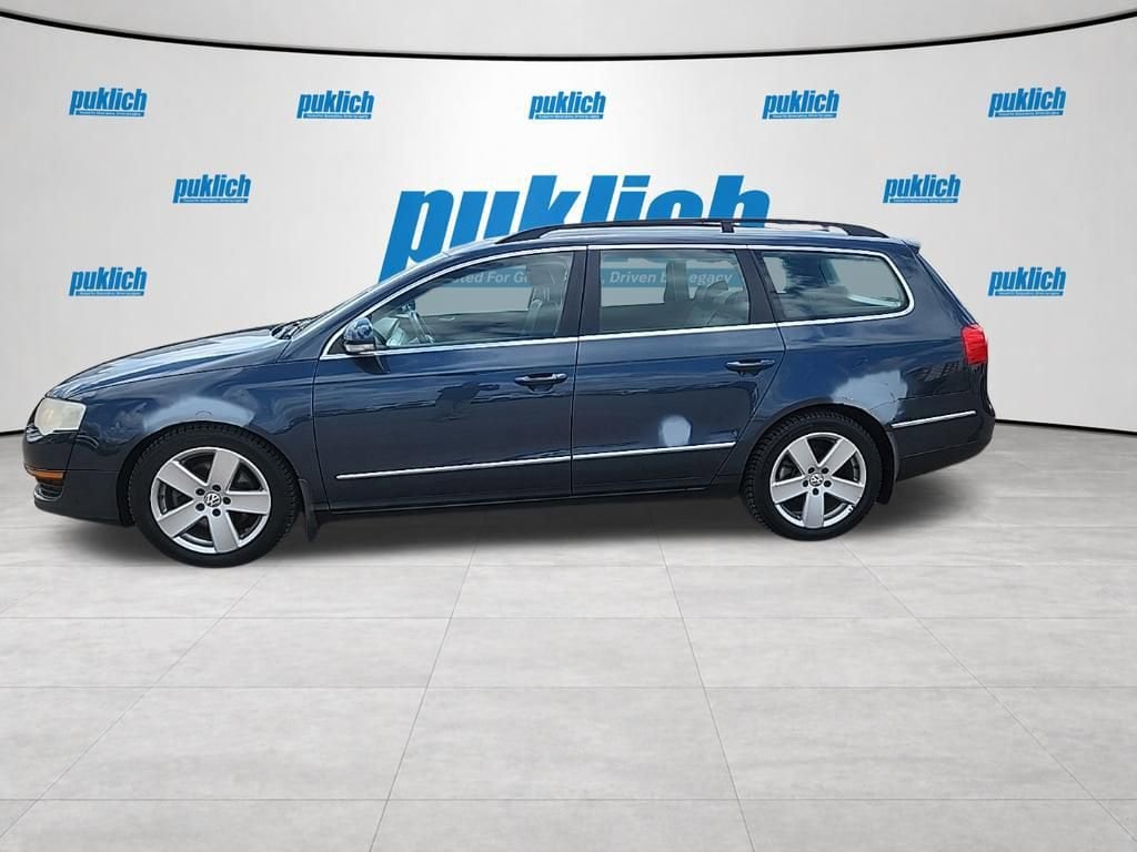 Used 2008 Volkswagen Passat Komfort with VIN WVWLK73C28E098033 for sale in Bismarck, ND