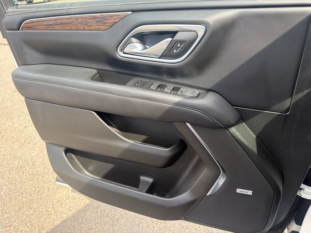 2023 Chevrolet Suburban Premier - Photo 29