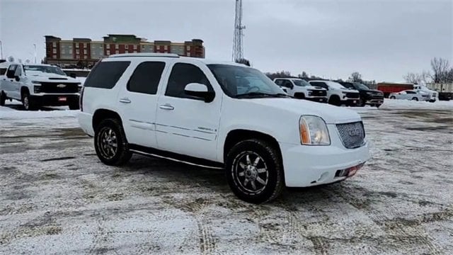 Used 2007 GMC Yukon Denali with VIN 1GKFK63847J372748 for sale in Bismarck, ND