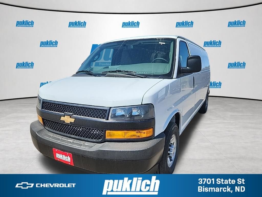 2026 Chevrolet Express 3500 Extended Work Van's photo