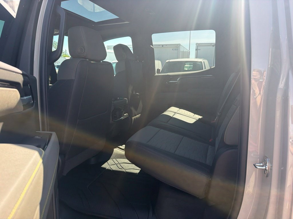 2026 Chevrolet Silverado 1500 ZR2 - Photo 38