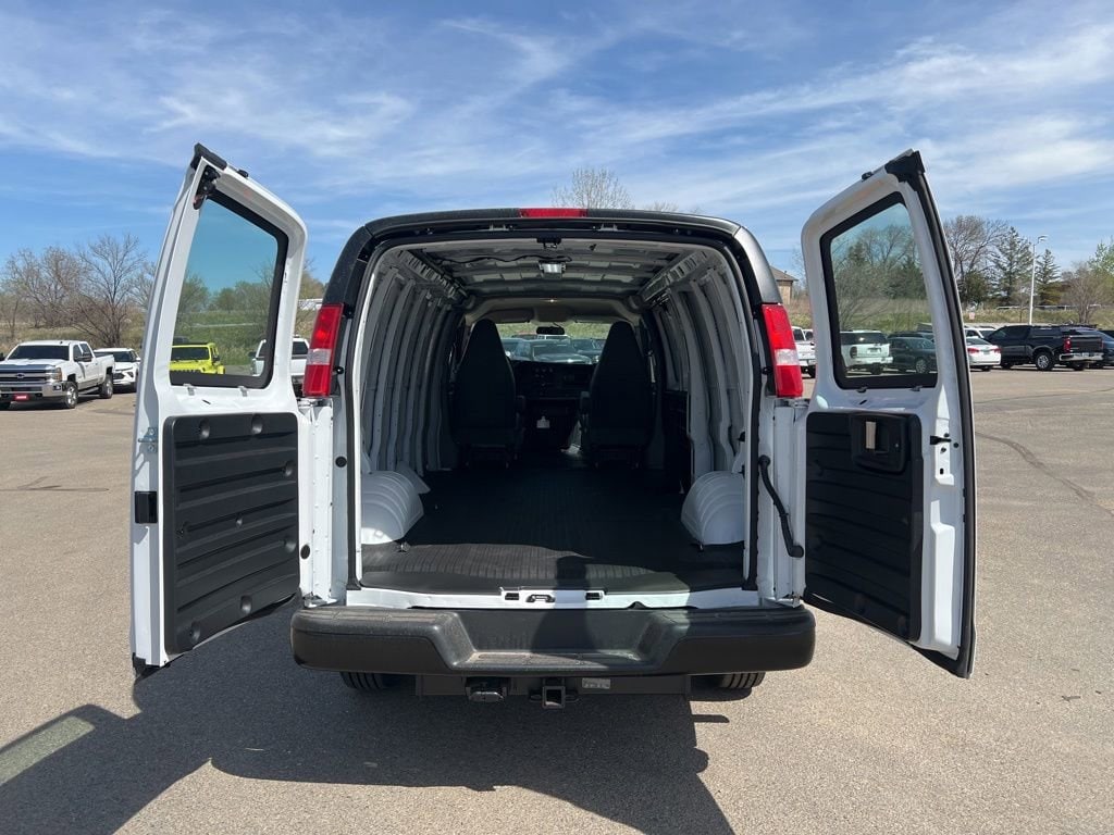 2026 Chevrolet Express Cargo Work Van - Photo 22