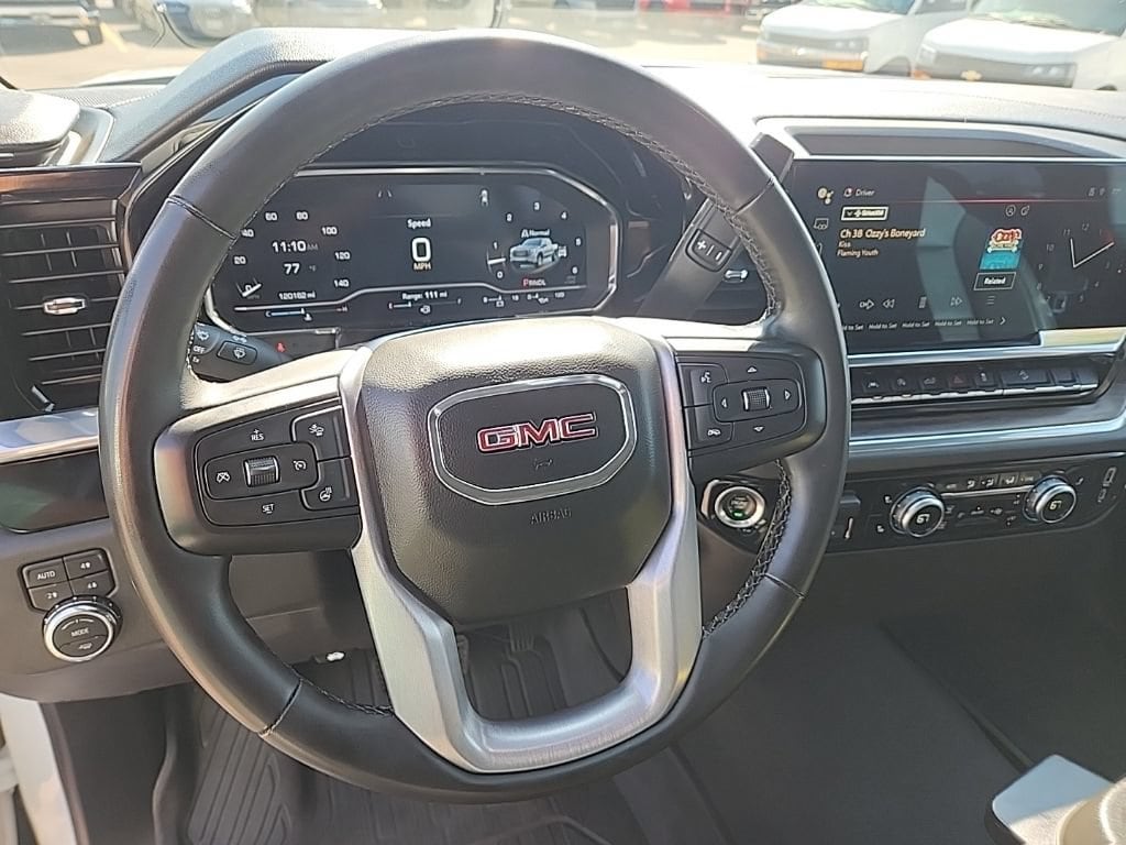 2023 GMC Sierra 1500 SLT - Photo 9