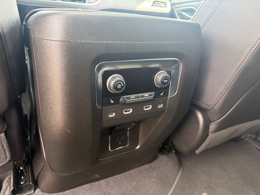 2023 Chevrolet Suburban Premier - Photo 36