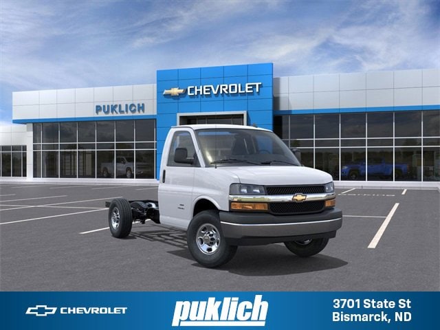 2025 Chevrolet Express Cutaway Base's photo