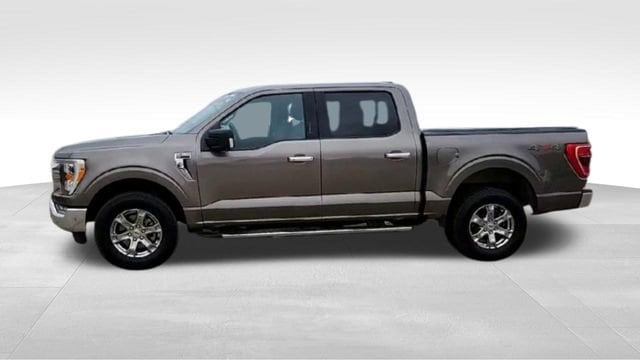 View vehicle photo 5