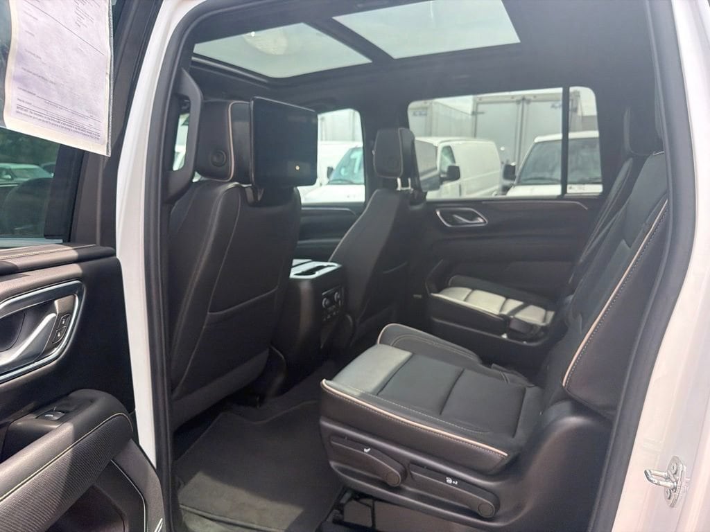 2023 Chevrolet Suburban Premier - Photo 34